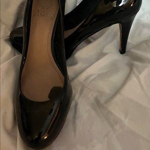Vince Camuto Black Patent round toe heels